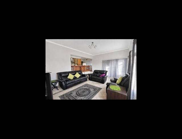 3 BEDROOM HOUSE FOR SALE IN BLUFF